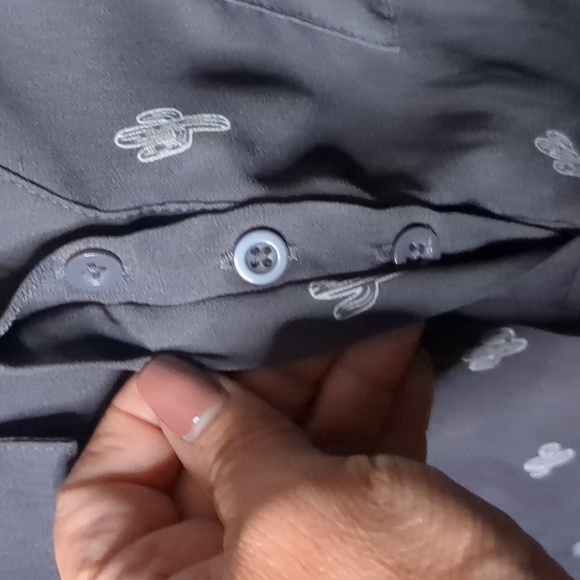 TORRID* Harper 3/4 sleeve Georgette cactus print gray 2pkt button front blouse - Picture 6 of 11